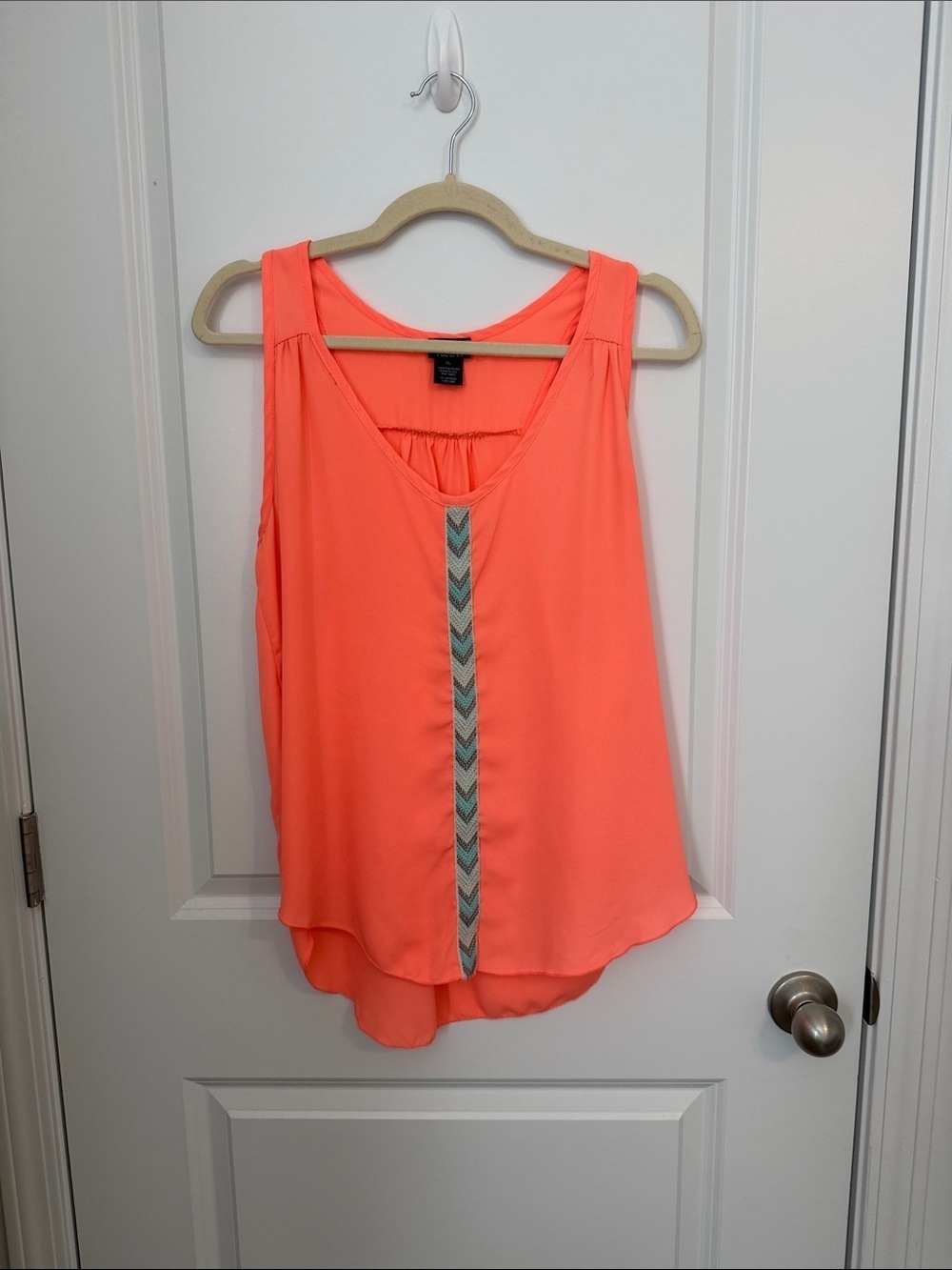 Rue21 Coral Sleeveless Tank Blouse V-Neck Chevron Detail XL